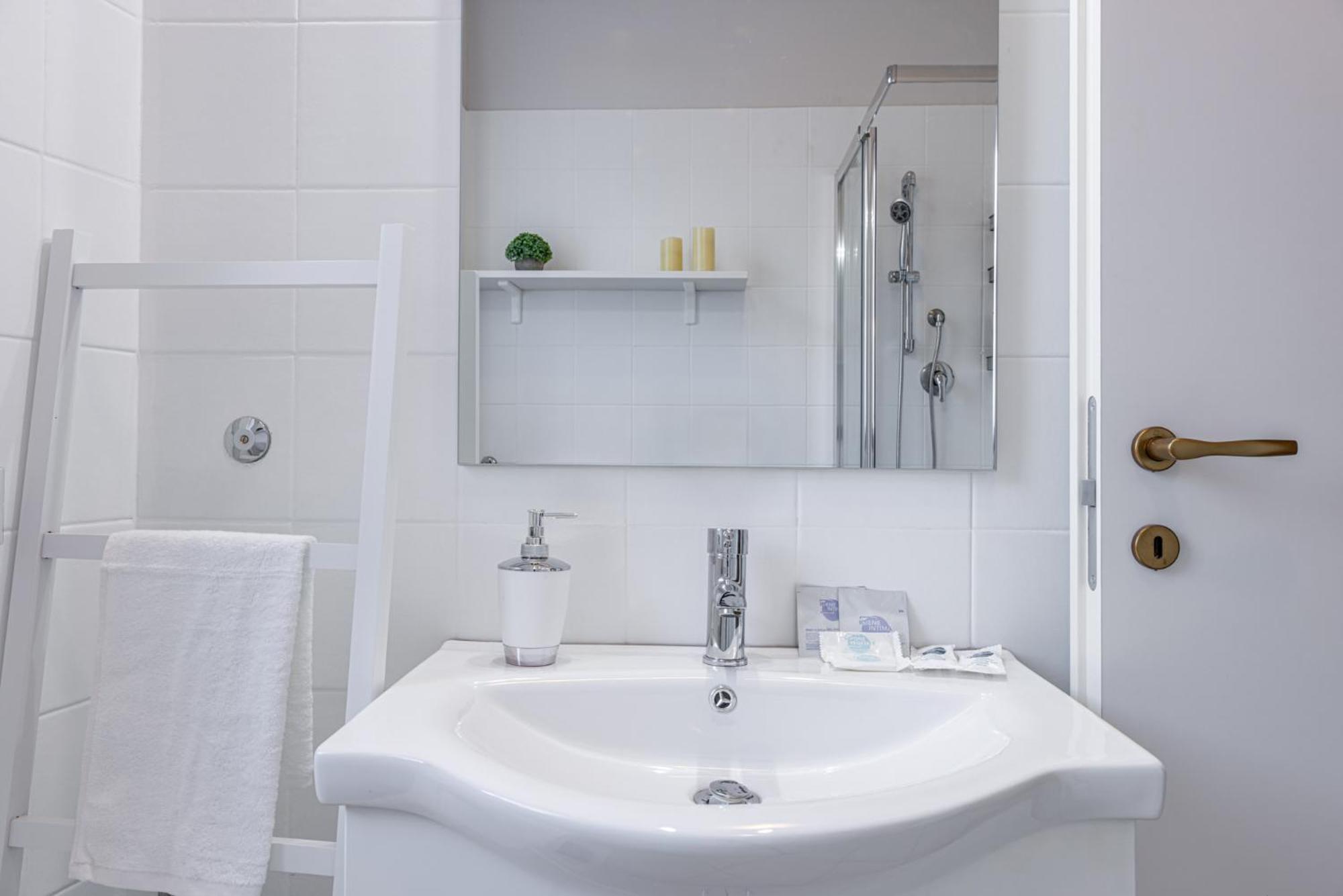 Gallarate Central Suite Esterno foto